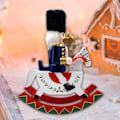 Miniatyrbillede 3 af 8: Stående Træ Nøddeknækker Vippehest Julepynt, 12\" B