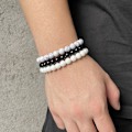 Miniatyrbilde 2 av 3: 8mm Natursten Armbåndsett Menn Kvinner Rosa Rhodonitt Kvarts Svart Onyx Stabelbare Håndledspærler Mala Charm Armbånd 3PCS (Hvit)