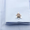 Miniatyrbilde 5 av 6: Herre Skilpadde Mansjettknapper Kvalitet Messing Material Grønn Farge Mote Turtle Mansjettlenker Engros & Detaljhandel Sort