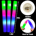 Pikkukuva 4 / 4: 32-pakkaus 16 tuuman vaahtomuovi Glow-tikkuja, LED-juhlatarvikkeet 3 värimuutoksen tilalla Multi Color 32