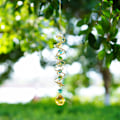 Pikkukuva 8 / 9: WJ123Glass Gazing Ball Spiraalipyörre Kristallikoristeellinen Tuulikello Aurinkosieppari, 45 cm Sateenkaarentekijä Kaksoisspiraali Keltaisella Kristallilla Yellow Ball Drop Prism