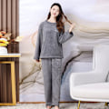 Miniatyrbilde 3 av 7: Høst Vinter Flanell Pyjamas Kvinners Todelte Løs Casual Hjemmeklær Ny O-Hals Kvinners Stripete Korall Fleece Simm Pyjamas B0859-lilla M