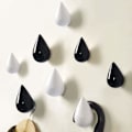 Miniatyrbild 2 av 5: Kreativt set med 4 droppformade klädkrokar för väggmontering, modern design