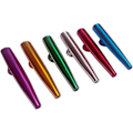 Pikkukuva 5 / 5: 6 kpl Kazoo-instrumentti monipakkaus Kazoo 6 väriä Kazoos-yhdistelmäpakkaus -metalli Kazoo Lasten lahja Instrumentaalinen säestys -j