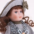 Miniatyrbild 3 av 3: 30 cm Vacker Porslinsdocka Figur med Grå Kläder