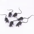 Miniatyrbillede 2 af 2: 6 stk. plys Dreadfuls falsk plastik rotte sort legetøj rotte røde øjne falsk lort spøg legetøj realistiske rotter Sort 20*4.5*4CM