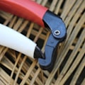 Miniatyrbilde 2 av 4: Fruktkniv Hagesaks Hagesaks Sommerfugl Rødt og Hvitt Håndtak Frukttrær Beskjæring Beskjæringssaks