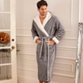 Pikkukuva 5 / 5: Miesten aamutakki, Iso ja Pitkä Pehmo Fleece Hupullinen Kylpytakki Kahdella Suurella Etutaskulla - 2XL - Kylpytakki Kotivaatteet Yöasut