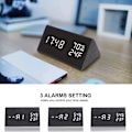 Miniatyrbillede 3 af 5: Digital vækkeur med trædesign og LED-display, 3 alarmindstillinger (YJD)