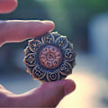 Miniatyrbillede 1 af 5: Populær Mini Metal Titanium Legering Fingerspids Buddhisme Modellering Tofarvet Dekompression Legetøj Trendy Artefakt[YJD] C