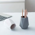 Miniatyrbillede 3 af 4: Silikone Penholder Stand til Skrivebord Sød Geometrisk Skrivebords Blyantholder til Børn Desktop Organizer Makeup Børsteholder (hvid)