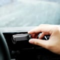 Miniatyrbild 2 av 4: Adjustable Car Vent Phone Mount, With Expandable Spring-loaded Grip, Universal Strong Hold Air Vent Cell Phone Holder For Car With Super Stu