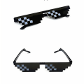 Pikkukuva 3 / 4: Hauskat aurinkolasit Thug Life -lasit 8-bittiset pikselöidyt unisex-aurinkolasit color A