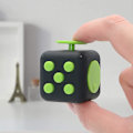 Pikkukuva 4 / 4: Fidget Cube Stressi Ahdistus Paineen Lievittävä Lelu Erinomainen Aikuisille No. 3 black and green