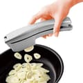 2 In 1 Multifunctional Manual Garlic Press Mincer Zinc Alloy Hand Garlic Clasp Chopper Slicer Crusher Kitchen Vegetable Tools Light Grey
