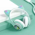Pikkukuva 3 / 3: Langattomat Bluetooth-kuulokkeet, kissa-korvat ja LED-valo green