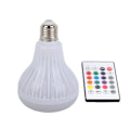 Miniatyrbillede 1 af 6: Bluetooth RGBW Farve Musik Pære med E26 Fatning - Fjernbetjening LED Højttaler til Barer, Soveværelser og Restauranter (100-240V) White