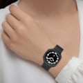 Miniatyrbild 9 av 9: Samsung Watch Ultra 47 mm Andningsbart silikonband med magnetiskt spänne