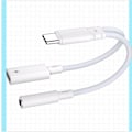 Miniatyrbild 2 av 4: AA10-B2P15 USB-C till 3,5 mm adapter med PD-laddning