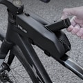 Miniatyrbillede 4 af 4: Vandtæt cykel-overrørs taske med lang strop