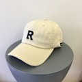 Miniatyrbillede 2 af 5: Stilfuld R-bogstav kasket til forår/sommer Beige