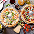 Miniatyrbild 2 av 2: Pizzaskärare med flera tänder - Enkel skärning för perfekta pizzor