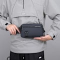 Pikkukuva 3 / 5: Tyylikäs ja käytännöllinen Crossbody laukku Musta