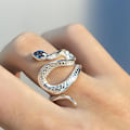 Miniatyrbild 2 av 5: Justerbar Snake Rhinestone Ring Vitt guld