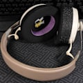 Miniatyrbillede 3 af 3: Magisk Ice Skin Earphone-etui til Sennheiser Momentum 3 - Sort Lilla (2-pak)