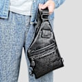 Miniatyrbild 2 av 4: Bröstväska i äkta läder för män, Crossbody axelväska