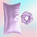 Miniatyrbillede 3 af 3: Luksuriøst pudebetræk og scrunchie i satinlignende stof Lilla