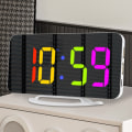 Miniatyrbild 9 av 10: Digital väckarklocka med spegelyta 3 ljusstyrkor RGB färger