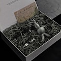 Miniatyrbillede 2 af 4: Lyserødt strimlet papir - 200g gaveindpakningsfyld Sort