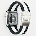 Miniatyrbillede 1 af 3: Tofarvet silikone urrem til Apple Watch Series 1-7 & SE Sort + Hvid