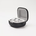 Pikkukuva 5 / 5: Suojaava Bluetooth-kuulokekotelo карабиinihaalla Musta