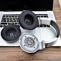 Pikkukuva 3 / 7: Jäähdyttävät geelikorvatyynyt Sennheiser Urbanite XL -kuulokkeille (2 kpl)