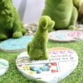 Miniatyrbillede 5 af 6: Simulering Flocking Ornament Figurine - Dekorativ Have Statue Siddende hvalp