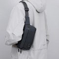 Pikkukuva 2 / 5: Tyylikäs ja käytännöllinen Crossbody laukku Musta