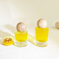 Miniatyrbild 2 av 6: Smal glasflaska 30ml med trälock - perfekt för resor M