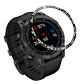 Pikkukuva 2 / 3: Tyylikäs metallinen kehysosa Garmin Fenix 7/7 Pro -kelloon
