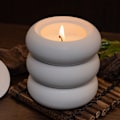 Miniatyrbild 3 av 4: Lyxigt lavendeldoftljus i en elegant gipsburk