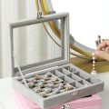 Miniatyrbild 2 av 4: Transparent Smyckeskrin Grå