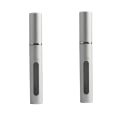 Pikkukuva 1 / 4: Mini uudelleentäytettävä hajuvesipullo 5 ml 2 kpl Hopea