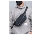 Pikkukuva 3 / 3: Kevyt ja tilava Crossbody laukku Musta