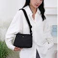 Miniatyrbillede 3 af 4: Sort Oxford Cloth Crossbody-taske til hverdagsbrug Sort