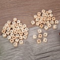 Pikkukuva 4 / 8: 100 kpl DIY Englannin neliömäiset puualfabeettihelmet Korunvalmistustarvikkeet 10x10mm