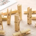Miniatyrbilde 5 av 7: 20 stk klesklyper i bambus, klesklyper med fjær vindtett klesklype for utendørs balkong