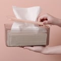Miniatyrbillede 5 af 5: Vevpapirholder Transparent Box Slidstærk PP Komprimeret Træ Servietkasse med Skridsikker Bund til Hjem Stue Sort Lille