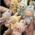 Miniatyrbillede 3 af 5: LABUBB Siddende Fest 2. Blind Box Tegneserie Sød Anime Action Model Skrivebordsdekoration Julegaver confirm 1