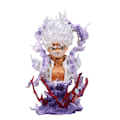 Miniatyrbillede 2 af 5: Halv krop portræt af Niccolo Flying One Piece animeret karakter